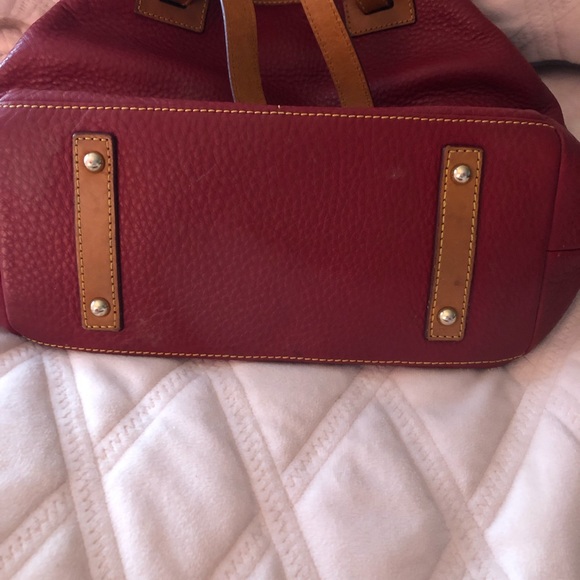 Dooney & Bourke Red Large Handbag with matching Makeup Bag - Picture 10 of 14